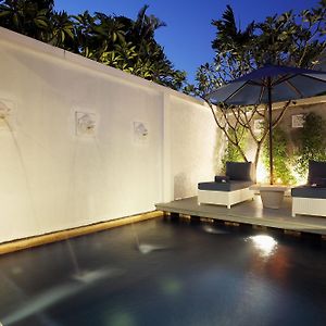 Pool Suite mit Kingsize-Bett